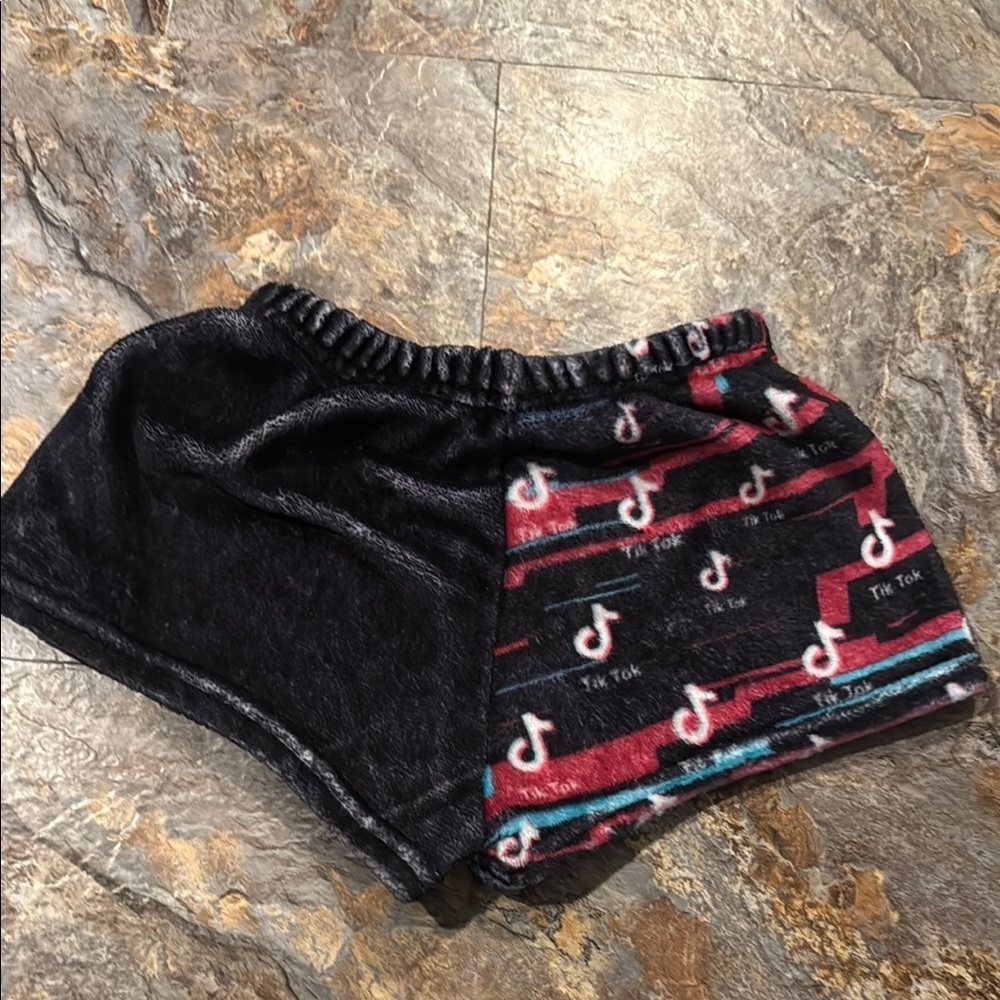 TikTok fuzzy shorts for kids. - Picture 6 of 7